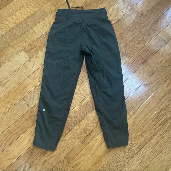 Lululemon Dance Studio Mid-Rise Khaki Green Athletic Pants Joggers Crop 25" Sz 4 - Picture 14 of 14